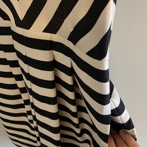 Black and cream stripe party dress. BR size 4 - Picture 3 of 4